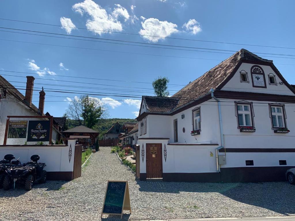Taverna Sasului Базна Екстериор снимка
